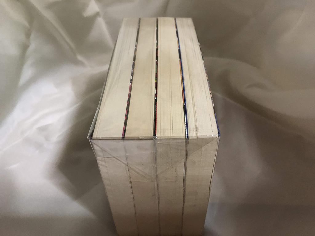 The Reason I Became a Thief Complete 4 Volumes (Paperback Edition) (Shogakukan Bunko) [Marketplace Comic Set]