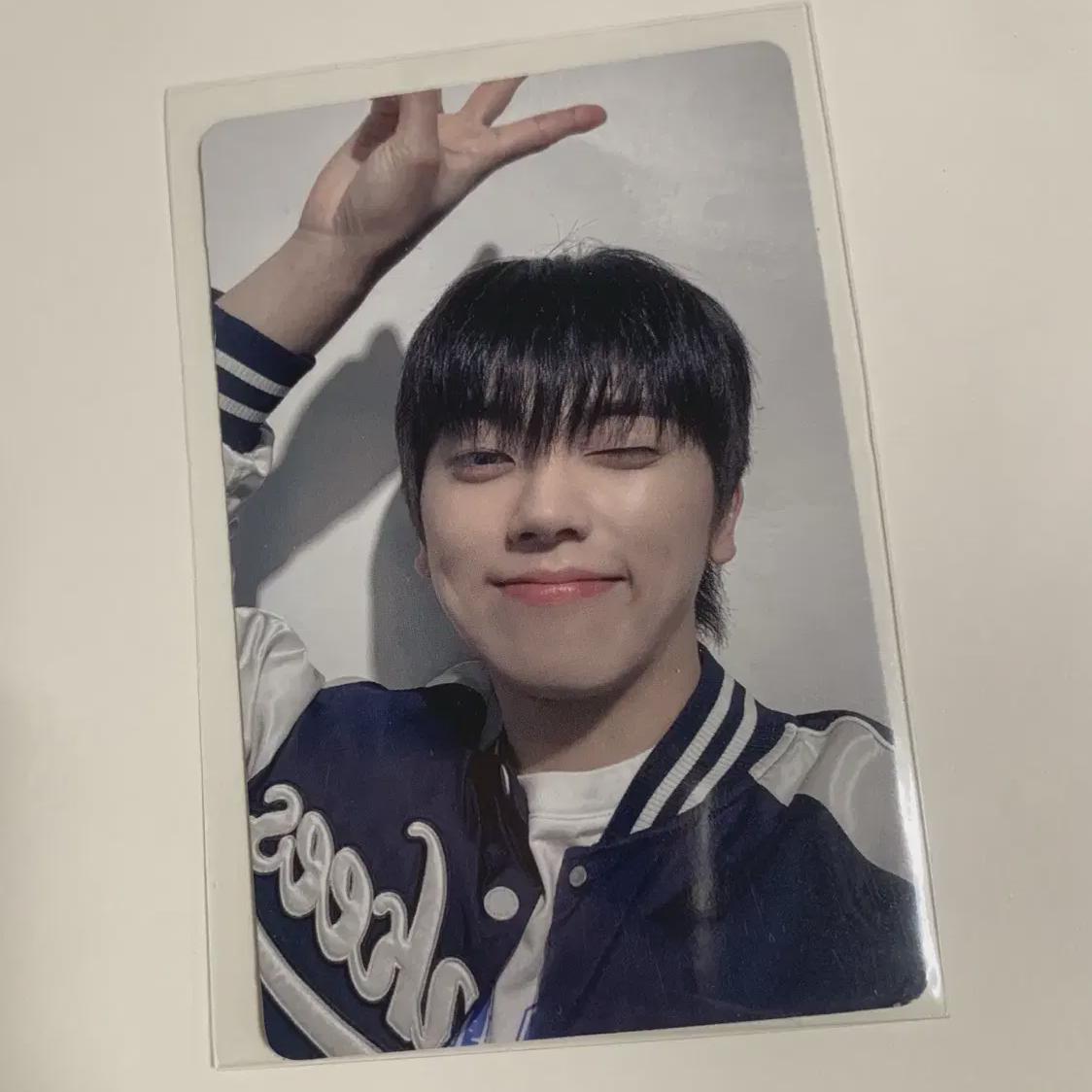 

On&off Min Kyun Taiwan Fancon Md Случайная фотокарточка