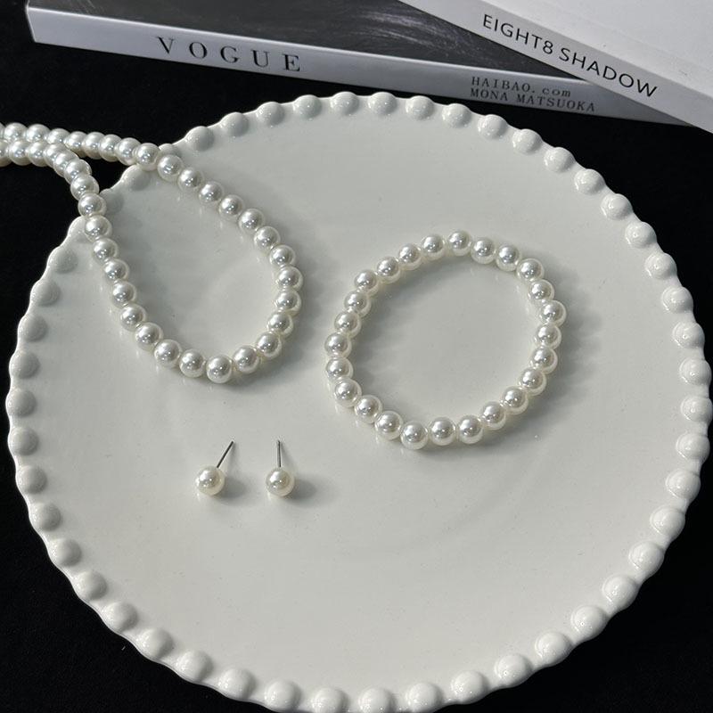 

Белое ожерелье из искусственного жемчуга 8 мм, браслет и серьги - набор из трех предметов для девочек
