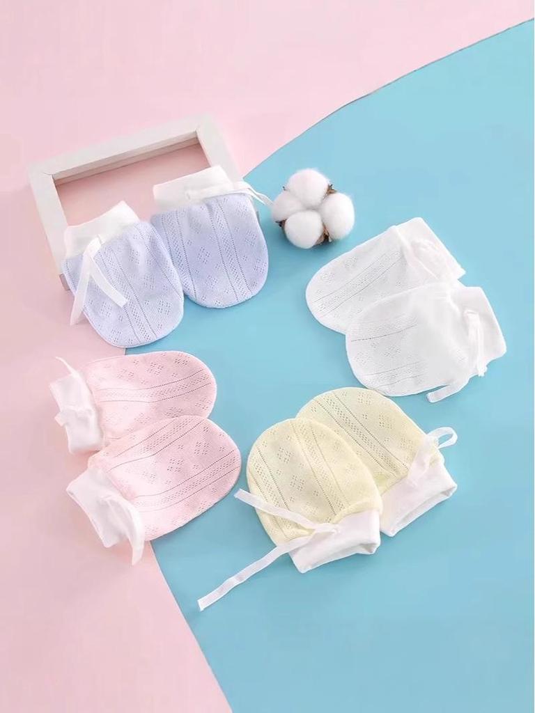 Newborn Anti-Scratch Mittens and Socks - Chewable Baby Gloves for Autumn and Winter