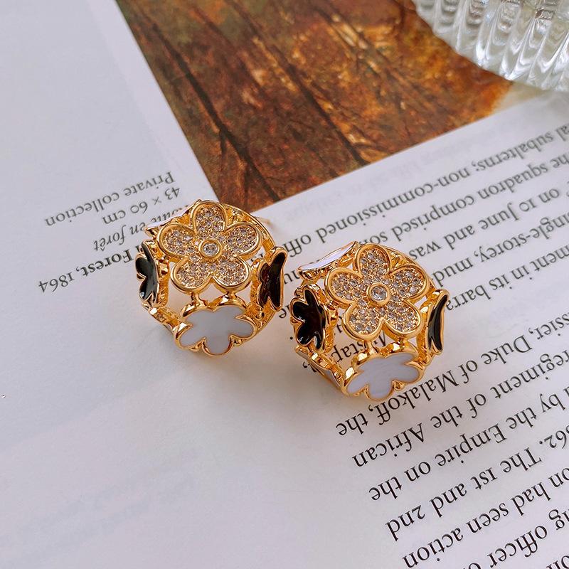 Black Enamel Oil Drop Butterfly Earrings Retro Versatile High-end Stud Earrings Niche Earrings Women