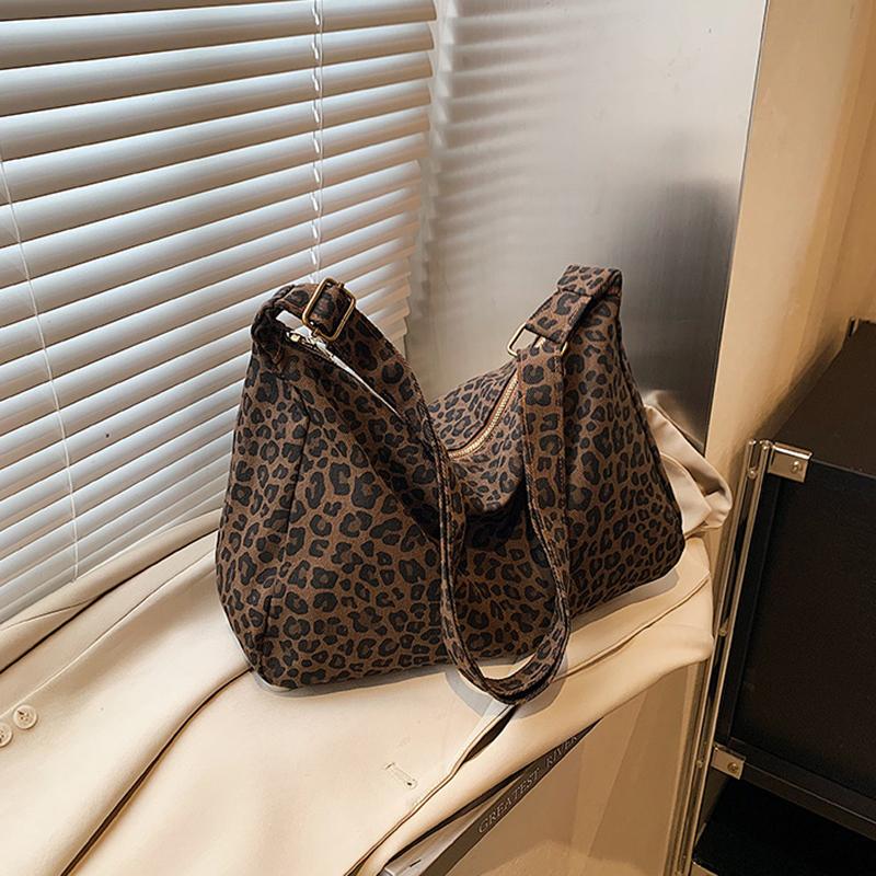 

Trendy Casual Soft Textile Women s Shoulder Bag Large Capacity Leopard Print Female Retro Crossbody Bag For Commute Outings кавовий