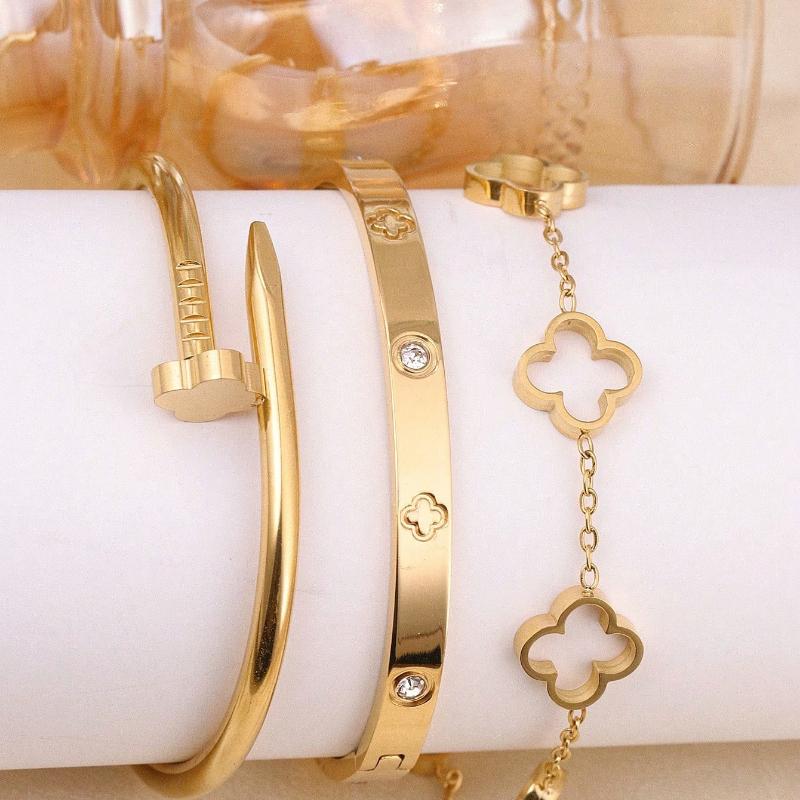 3pcs  Fashion Luxury Clover Zirconia Inlaid Stainless Steel Bangle Bracelet, Versatile For Daily Wear