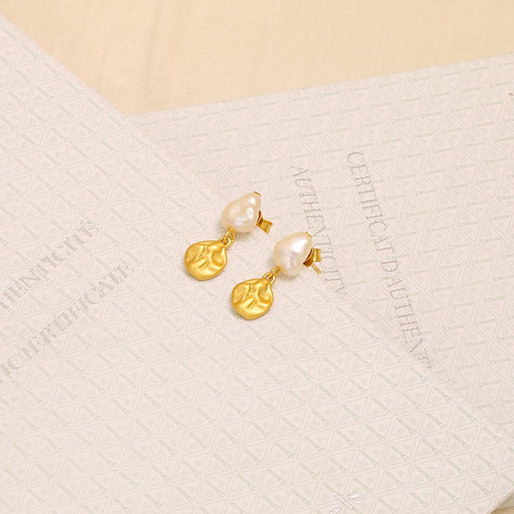 Bestselling Women's Classic, Elegant, Simple, Fashionable Everyday S925 Silver Pearl Earrings