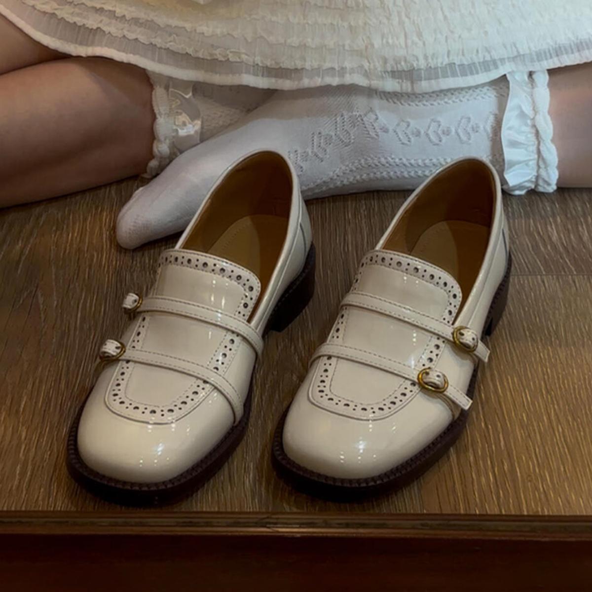 

Soft leather version~ carved belt buckle low heel loafers women s round head British style small leather shoes soft leather one-pedal single shoes 35