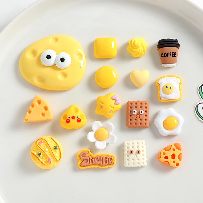 Big Eyes Cheese Resin Toy - Handmade DIY Accessories: Fridge Magnet, Shoe Buckle, Hair Accessory