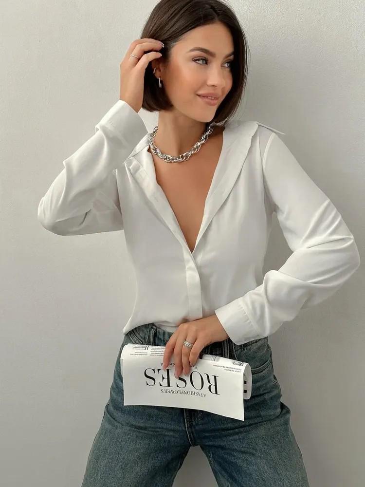 European-American Slim Fit Long-Sleeved Shirt: Elegant & Modern