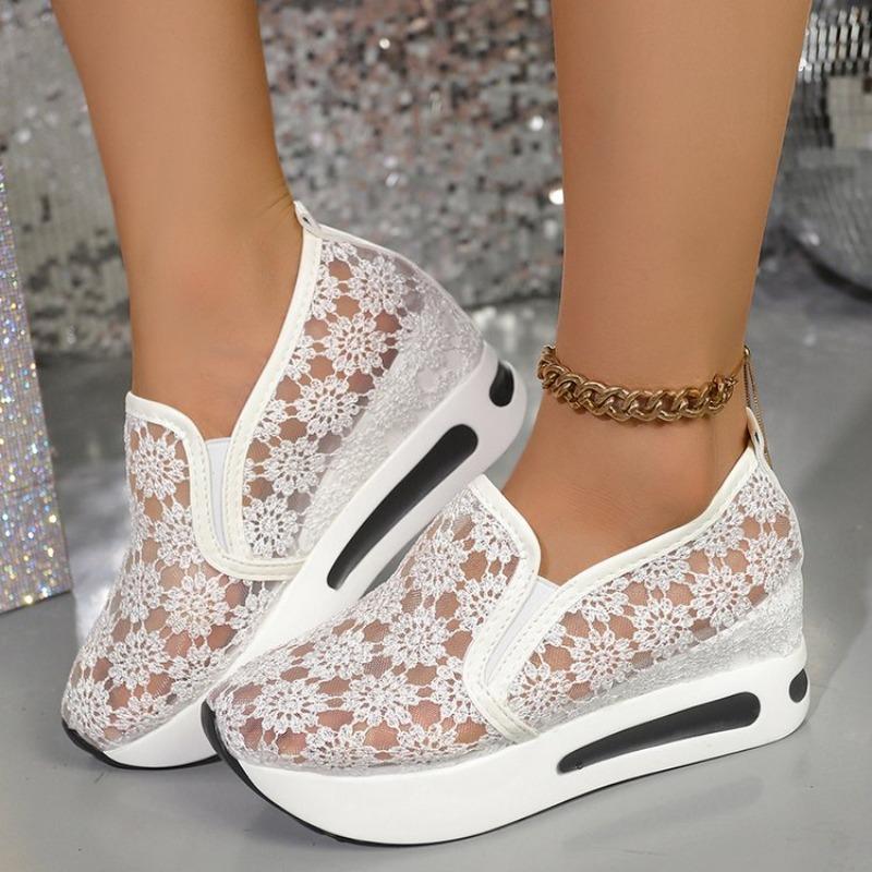 2026 New Women Sneakers Fashion Embroidered Platform Sneakers Women Breathable Mesh Sports Shoes Woman Thick Sole Slip on Shoes