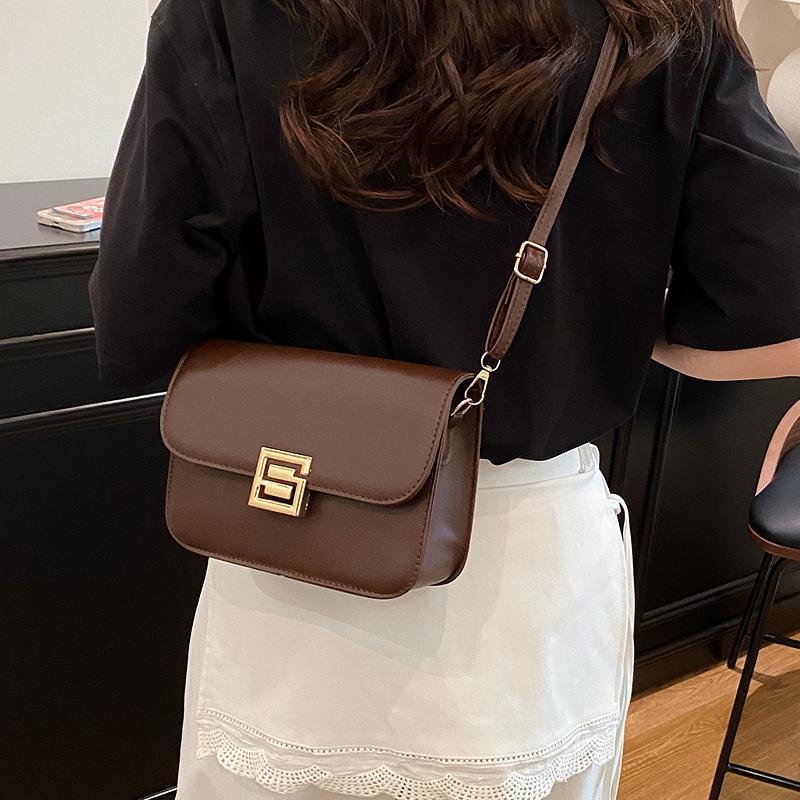 Foreign style retro armpit bag 2025 new autumn small square bag high-end niche chain single shoulder crossbody tofu bag