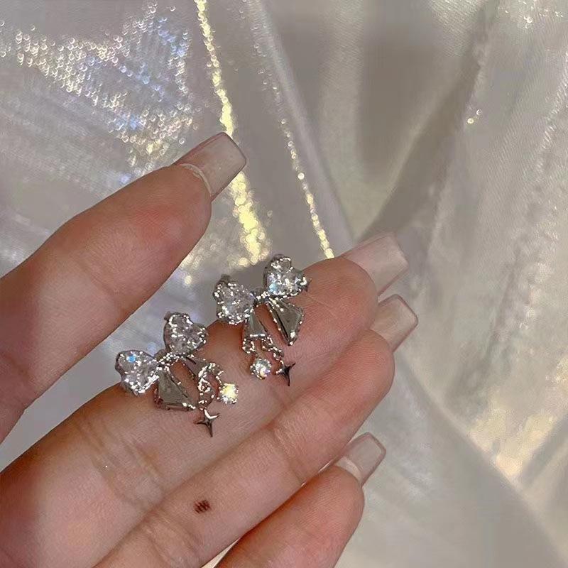 1 Pair Elegant Bow Earrings Luxurious Zirconium Alloy Daily Wear Exquisite Earrings Women Simple Fashionable Jewelry Earrings