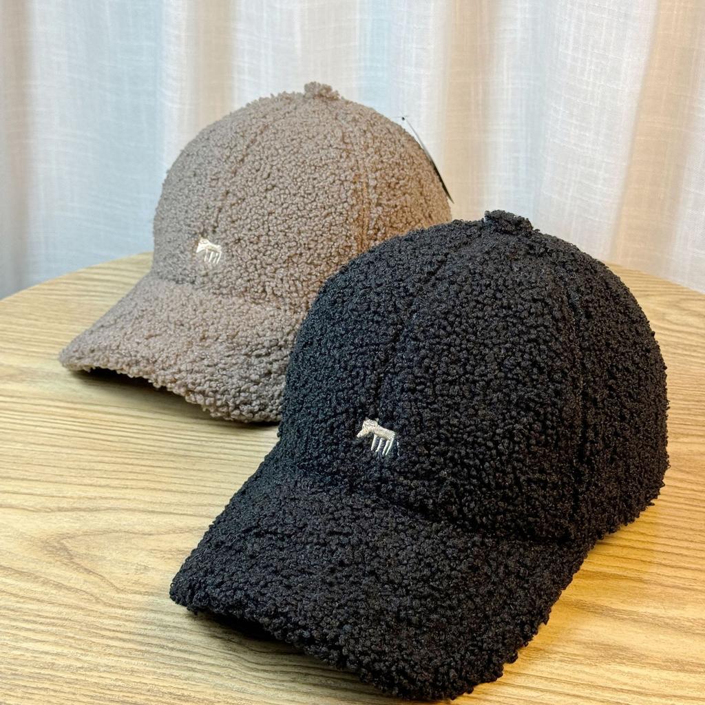 New Lamb Velvet Embroidered Little Fox Autumn and Winter Baseball Hat for Men and Women with Wide Brim and Face Shaped Small Duck Cap