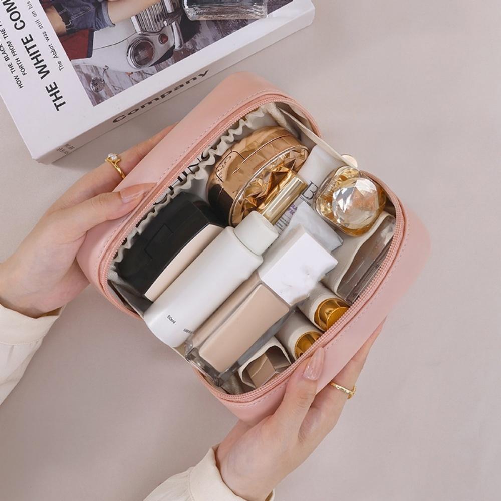 Travel Portable Cosmetic Bag Storage Bag PU Leather Material Toiletry Bag Waterproof Large Capacity Cosmetic Bag with Divider
