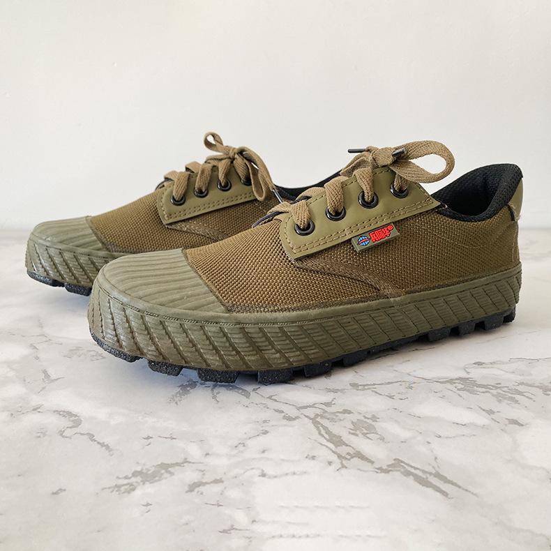 Non-Slip Low-Top Safety Shoes for Men and Women - Durable Outdoor Work Footwear