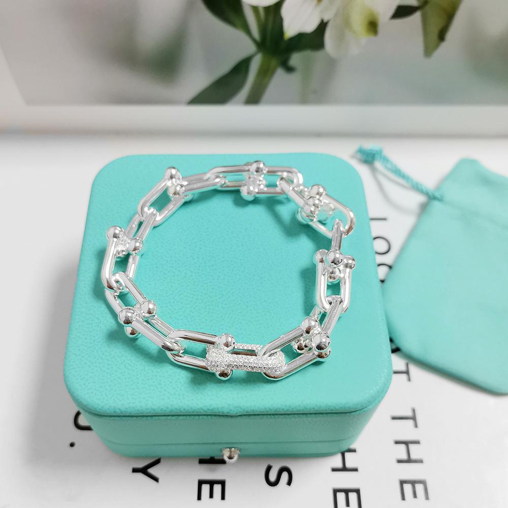 NUOYA Everyday Elegance Manžeta - Ocel pozlacená 18K zlatem a 0,3ct diamant zasazený pod napětím pro citlivou pokožku