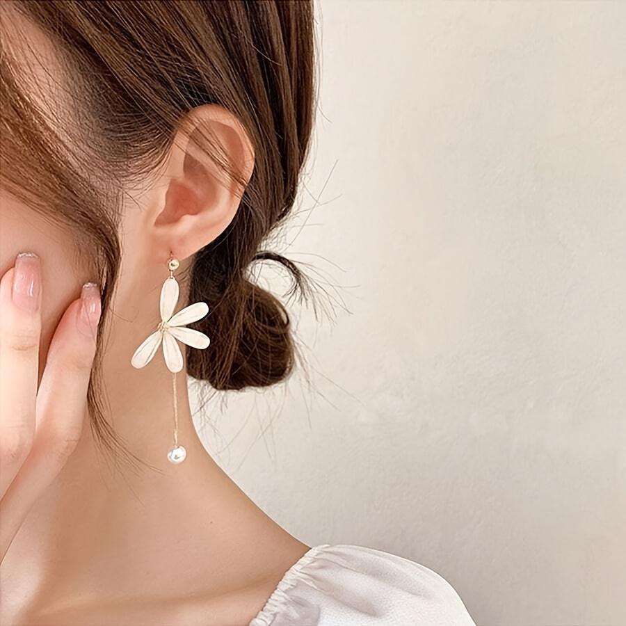 1 Pair Asymmetrical Daisy Flower Drop Earrings, French Style Fresh Minimalist for Women, Daily Wear Gift