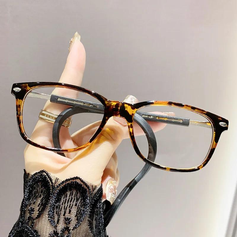 Ultralight Hanging Neck Computer Eyewear Finished Reading Glasses Women Men Anti-blue Light Magnetic Presbyopia Glasses Portable