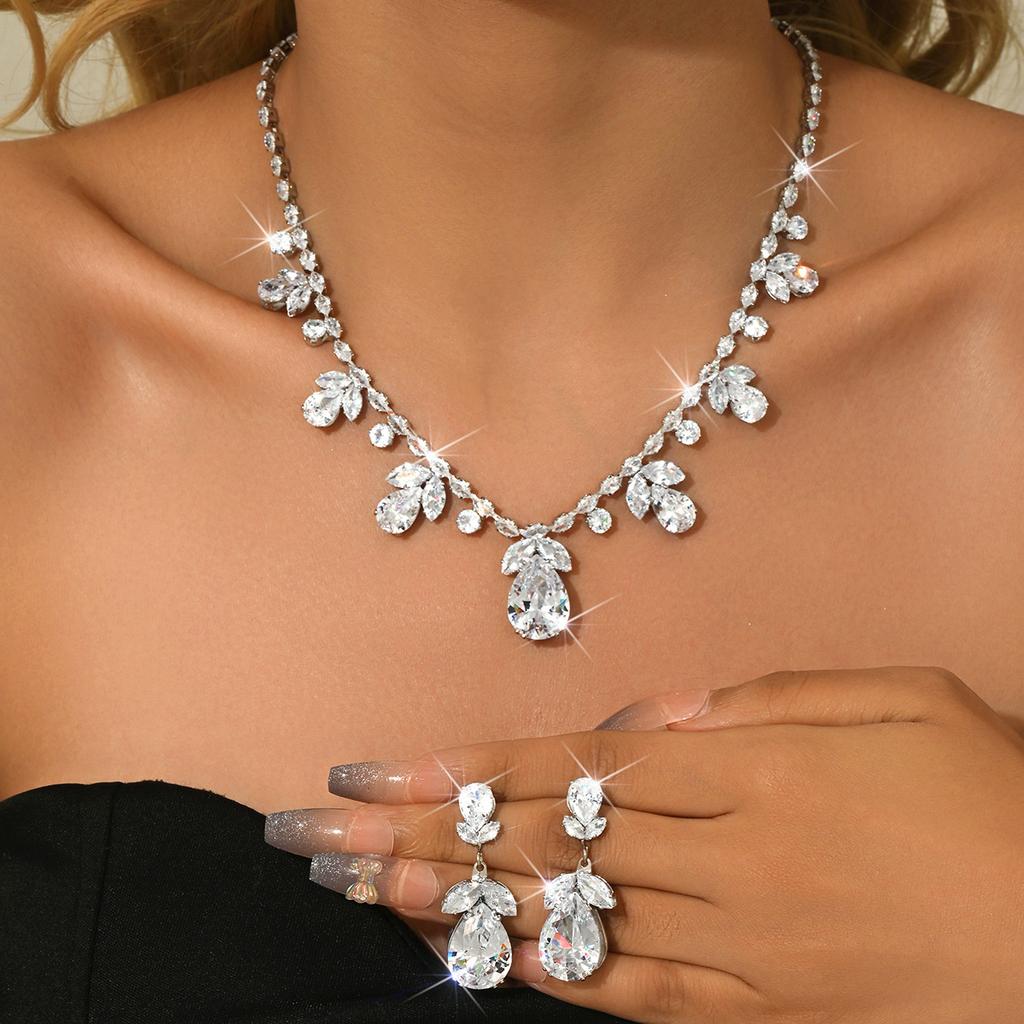 Modeschmuck Halskette Ohrringe Set Braut Zirkon Set Kette Hochzeitskleid Toastkleid Dinner Accessoires Geschenk Frauen