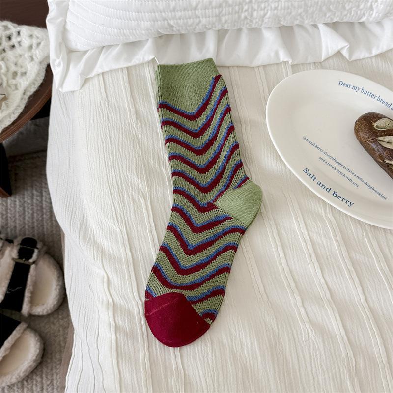 Female Autumn and Winter Retro Art Thousand Bird Lattice Geometric Small Design Tube Stack Socks
