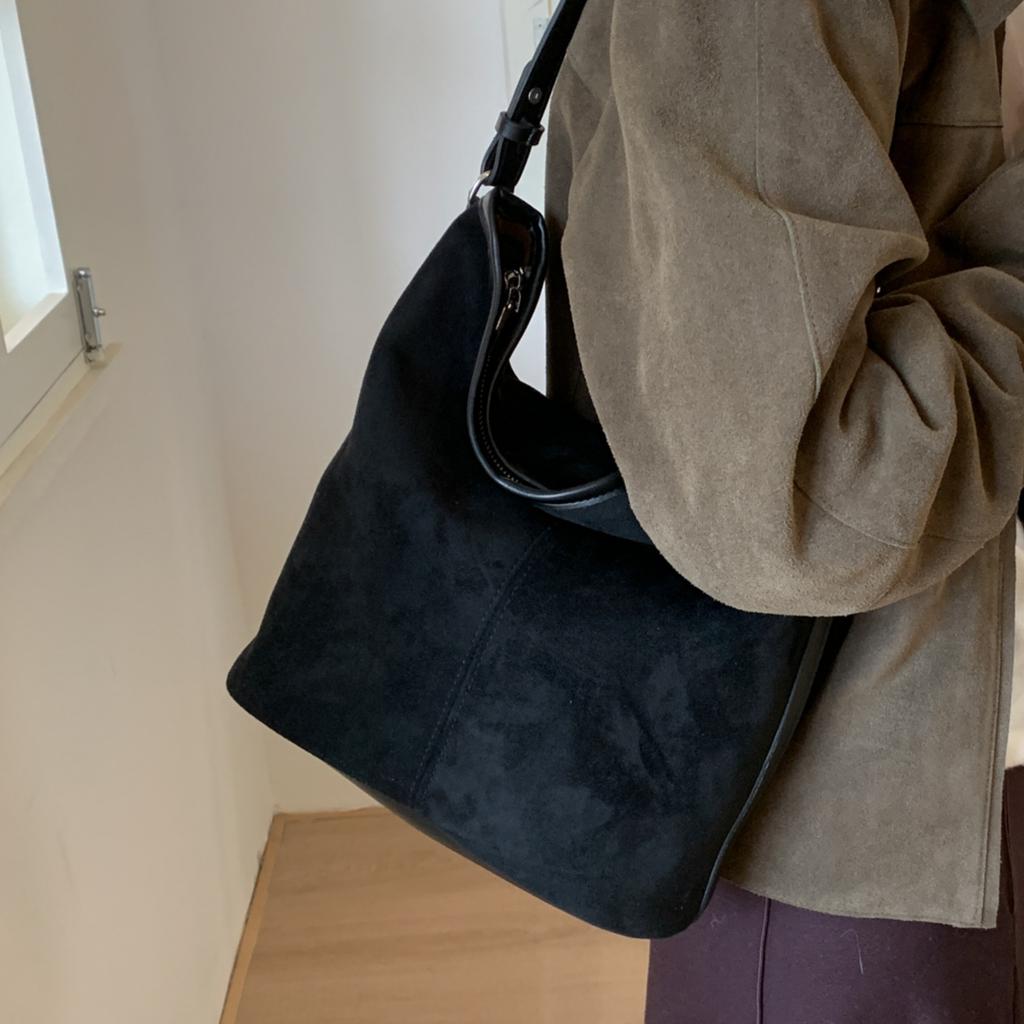 Retro Style Large Capacity Underarm Bag Women's 2025 New Trendy Fashion High Texture Shoulder Bag Korean Version Tote Bag