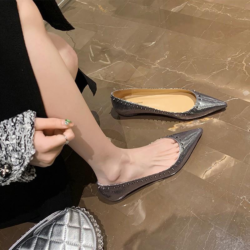 Grape mother of the same style, shallow mouth pointed leather solid color versatile small rivet buckle flat-soled single shoes women's spring and summ