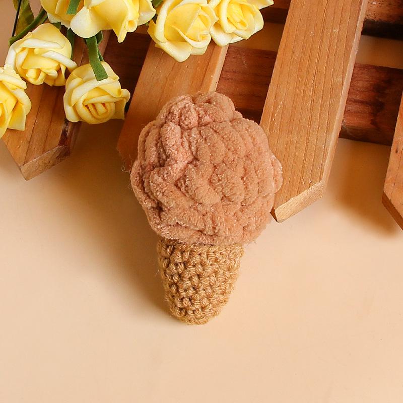 Büyüleyici Tığ İşi Meyve Anahtarlık: Trabzon Hurması ve Çilek Yün Kolyeler