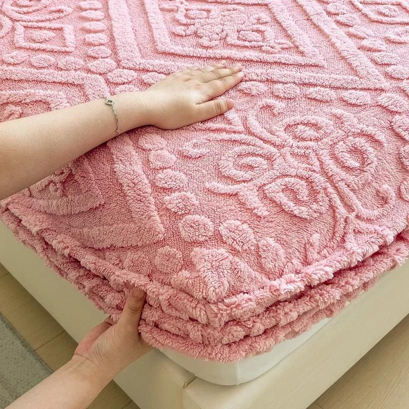 3D Embossed Velvet Bed Cover Thick Warm Plush Fitted Bed Sheet Non-Slip Elastic Mattress Cover Velvet Taffeta Bed Cover Thicken Warm Fitted Sheet