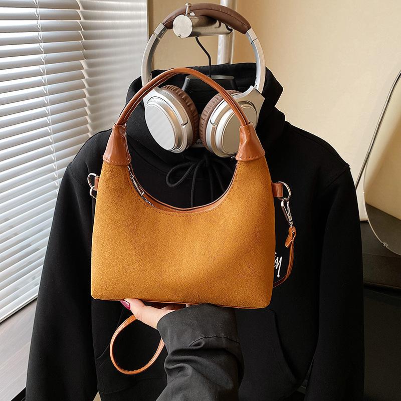 Dumpling Bag 2025 New Autumn and Winter Women's Bag High-end Suede Large Capacity Shoulder Messenger Bag Portable Tote
