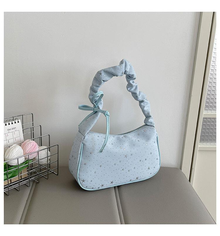 Underarm Pleated Single-shoulder Commuter Bag with A Sophisticated and Versatile Style