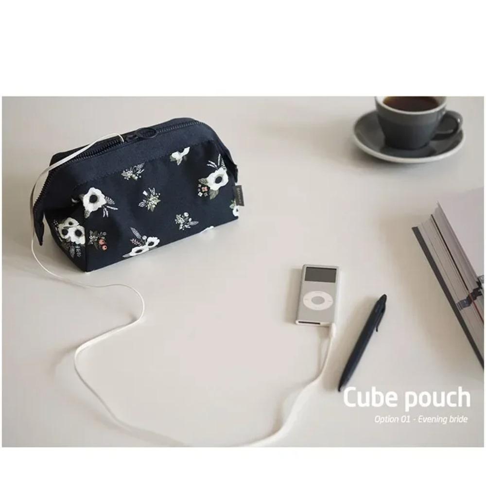 Women's makeup bag flamingo travel essentials toiletry storage bags portable Cosmetic Bag large capacity organizer storage bags