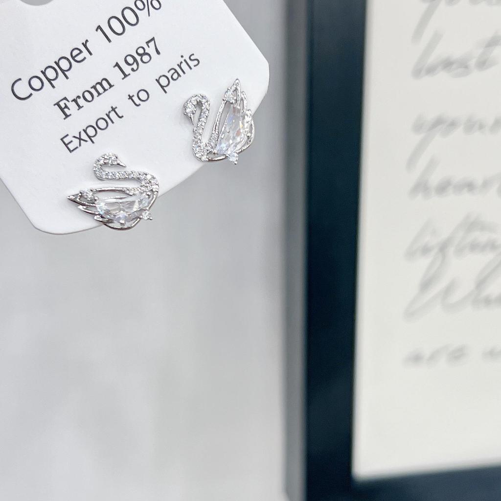 2024 French-Style Small Diamond Swan Earrings: Exquisite, High-End Fashion for Women