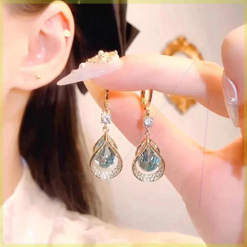 Summer Green Flower Fashionable and Elegant Earrings Temperament Versatile Sweet Stud Earrings Atmospheric Fresh Earrings