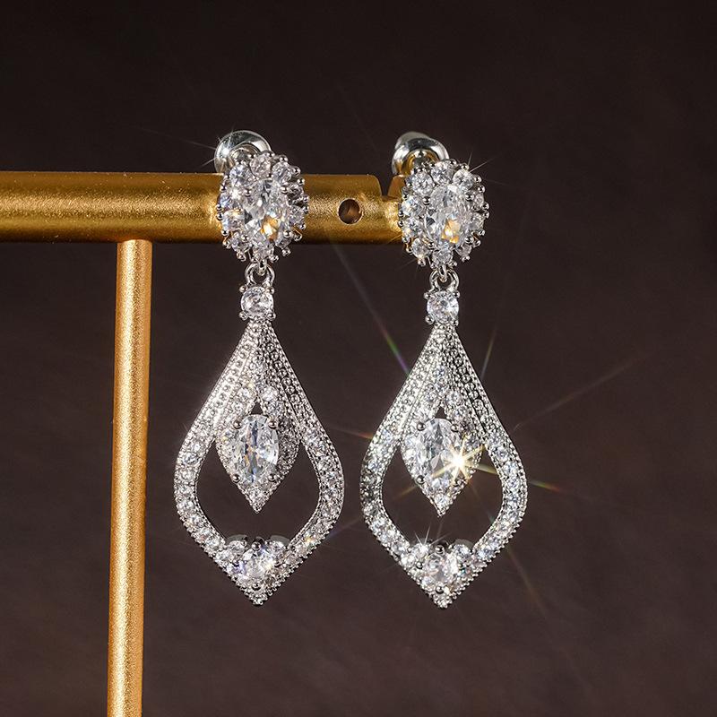 Source European and American court water drop zircon earrings, long earrings full of diamonds, bridal dinner earrings for women
