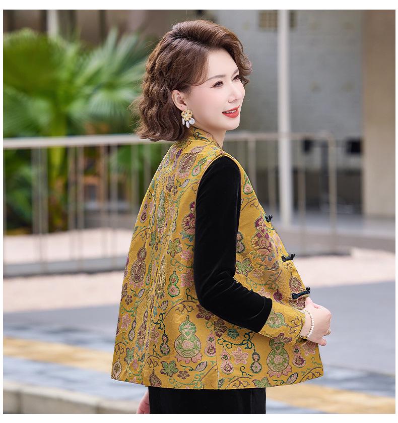 Golden Velvet Zodiac Year Spring Outfit for Mom: Stylish Chinese Tang Suit for Middle-Aged & Elderly Women, Spring/Autumn Collection.
