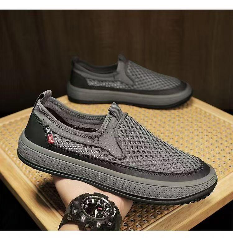 

Старые пекинские тканевые туфли 2025 новые летние туфли для работы с увеличением роста дышащая сетка спортивные повседневные для среднего и пожилого возраста обувь папы 39