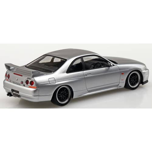 Aoshima Bunka Kyozai (AOSHIMA) 1/32 The Snap Kit Series Nissan R33 Skyline GT-R Custom Wheels (Sonic Silver) Pre-Colored Plastic Model Kit 15-SP4