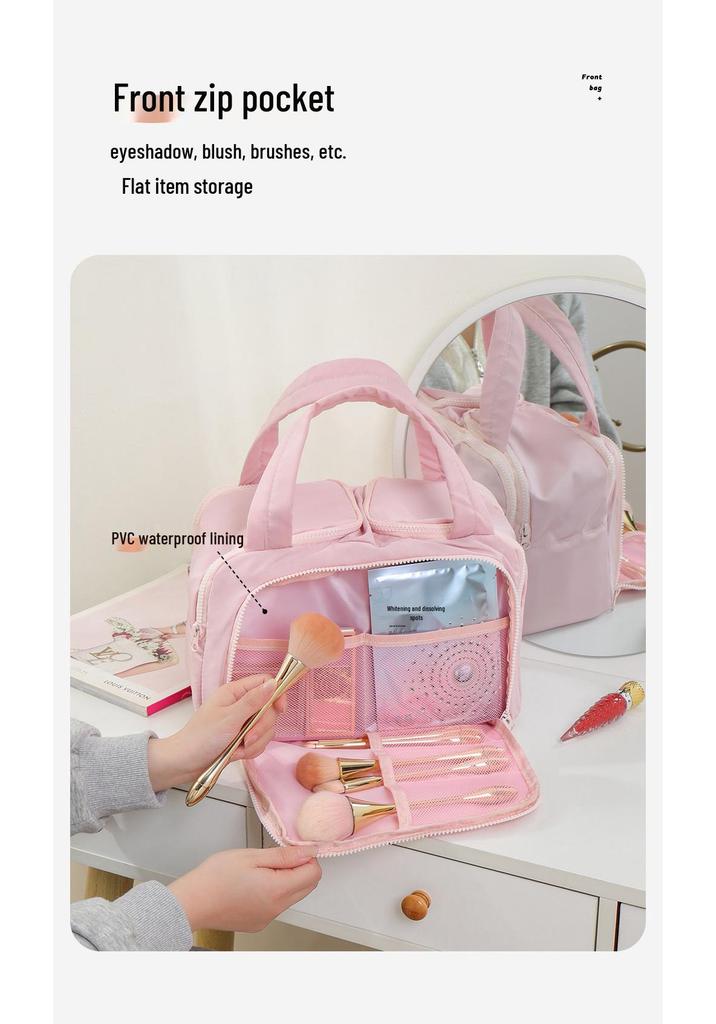 Grande Trousse de Maquillage Matelassée - Élégante, Légère, Portable, avec Compartiments et Double Ouverture pour le Voyage et les Articles de Toilette.