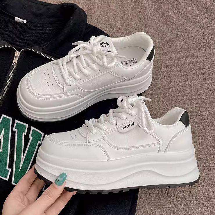 Fashion commuter versatile heightening platform white shoes women's 2025 new popular lightweight casual sports board shoes