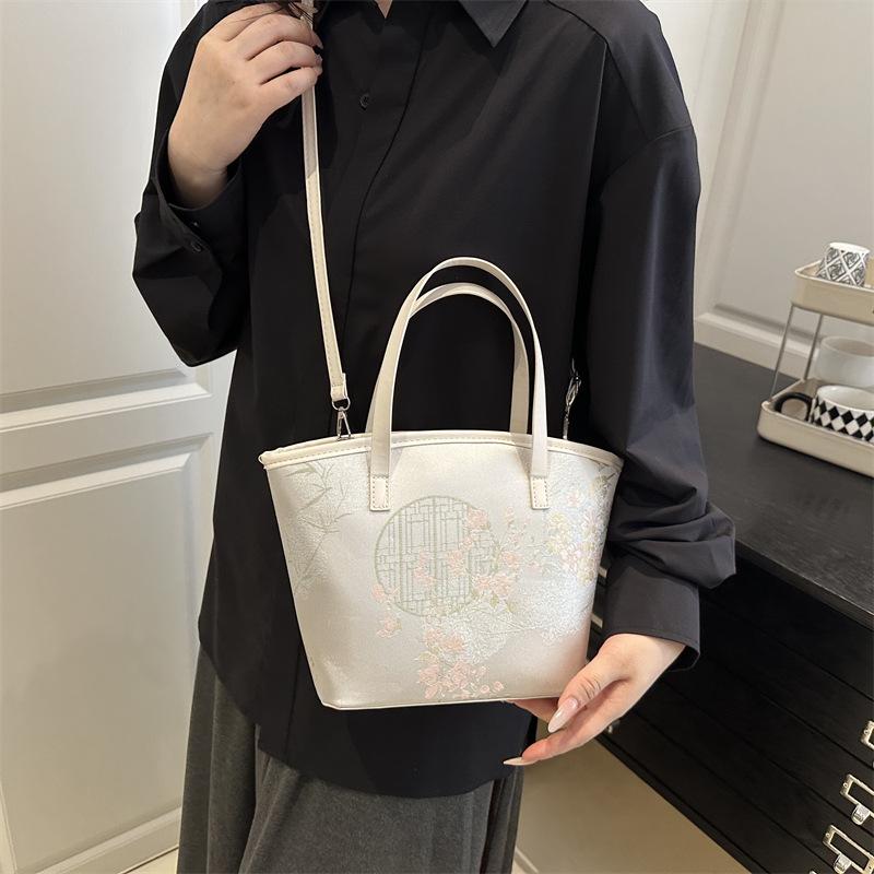 Hot-selling Bags Women's Bags 2025 New New Chinese Versatile Shoulder Messenger Bags Lightweight Small Satchel Women's Bags