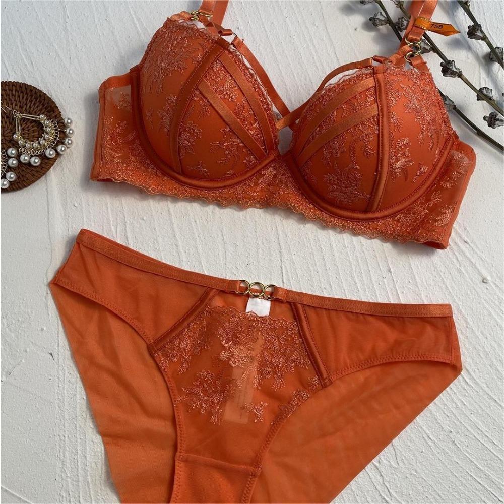 Sexy Lace Bra Set with Cross-straps To Enhance Bust and Enhance Small Chest