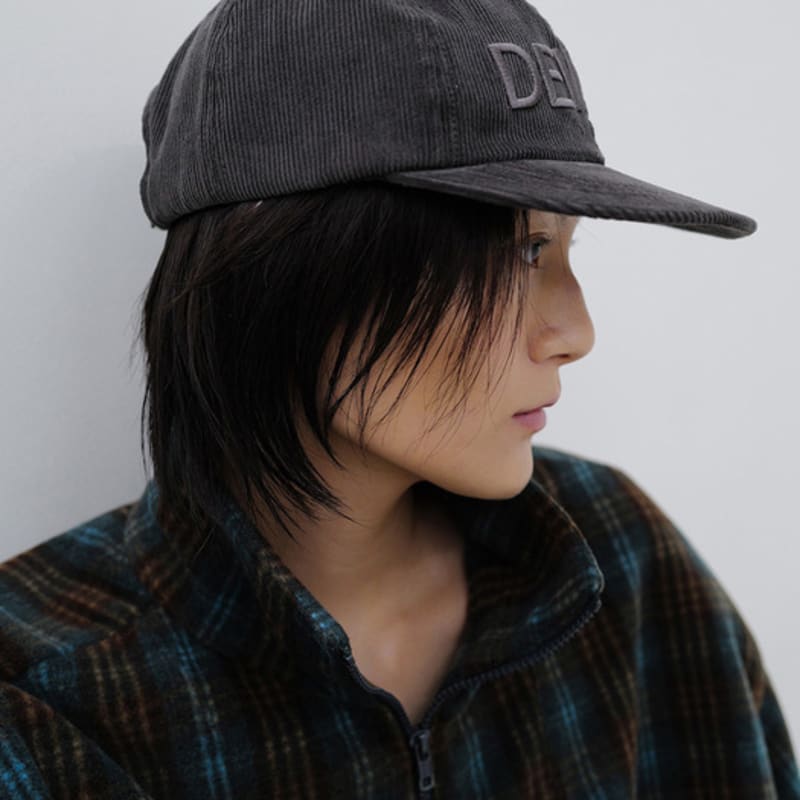 

DEINET DEINET CORDUROY LOGO CAP IN CHARCOAL FREE