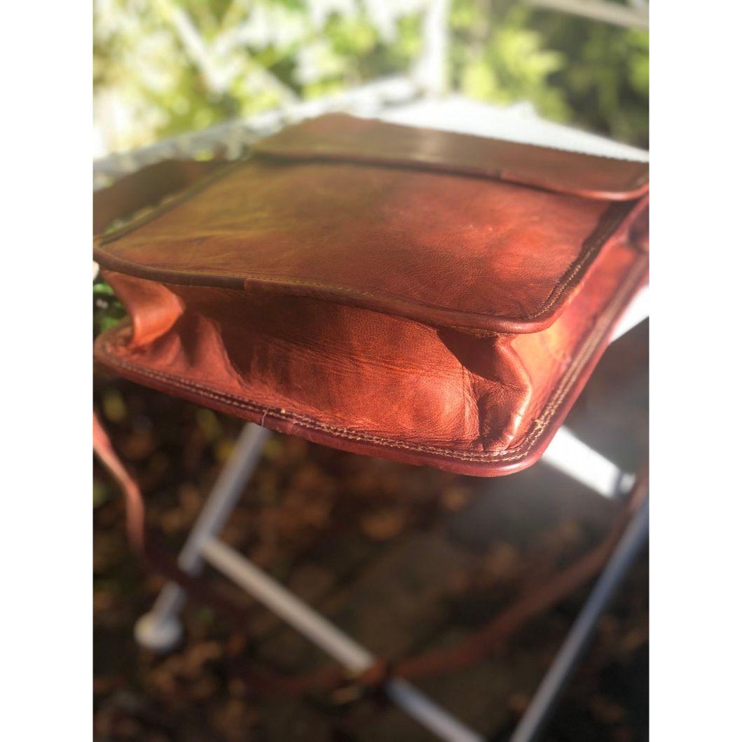 Коричневая кожаная сумка-мессенджер — фото 4