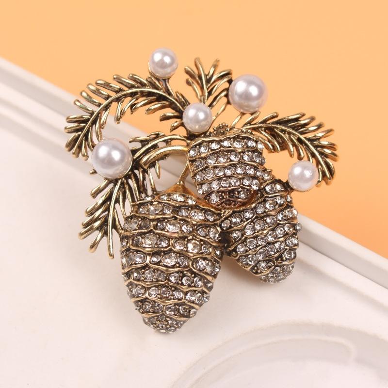 Medieval Western Court French Leaf Coconut Tree Popular Fashion Brooch