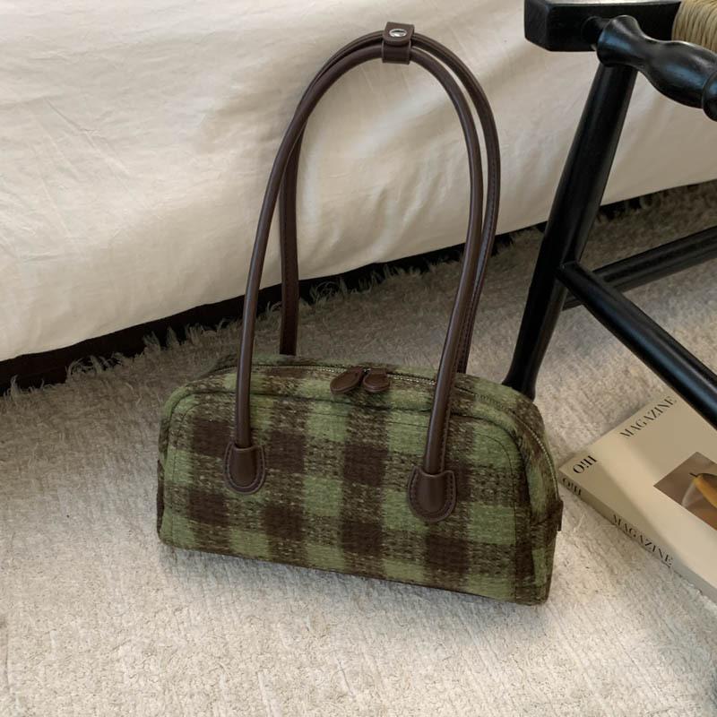 

Клетчатая сумка женская 2025 осень новая корейская версия сумка подмышку высокая ценность ретро нишевая на плечо портативная маленькая квадратная сумка зелёный