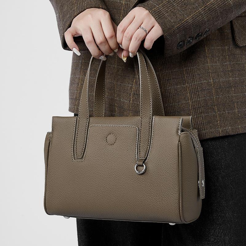 Niche Premium Design First Layer Pipi Autumn Commuter Hand Crossbody Box Bag