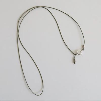 Collar de hilo de seda