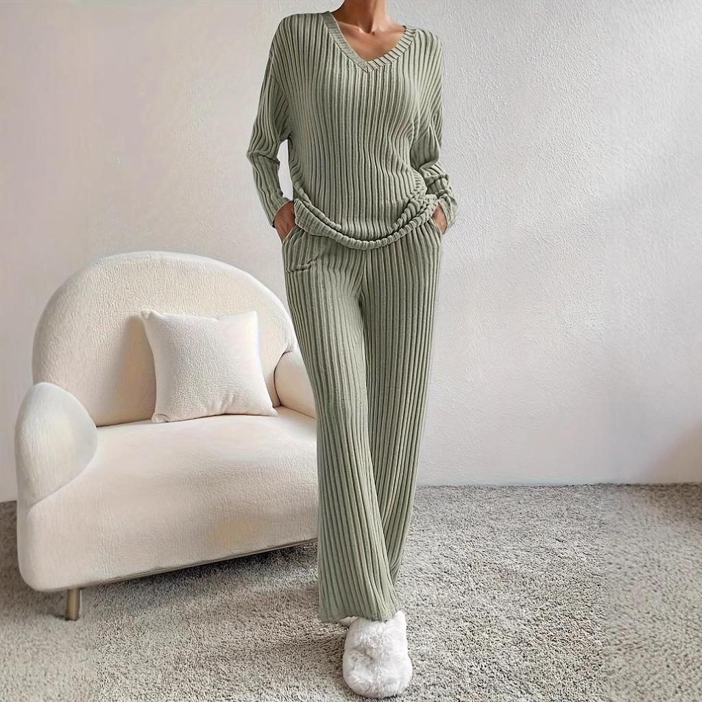 2025 Autumn/Winter V-Neck Ribbed Two-Piece Casual Set: Loose Top & Straight-Leg Pants