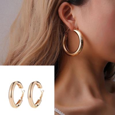 Europese en Amerikaanse metalen halve ring mode temperament geometrische oorbellen creatieve ronde oorbellen ornamenten