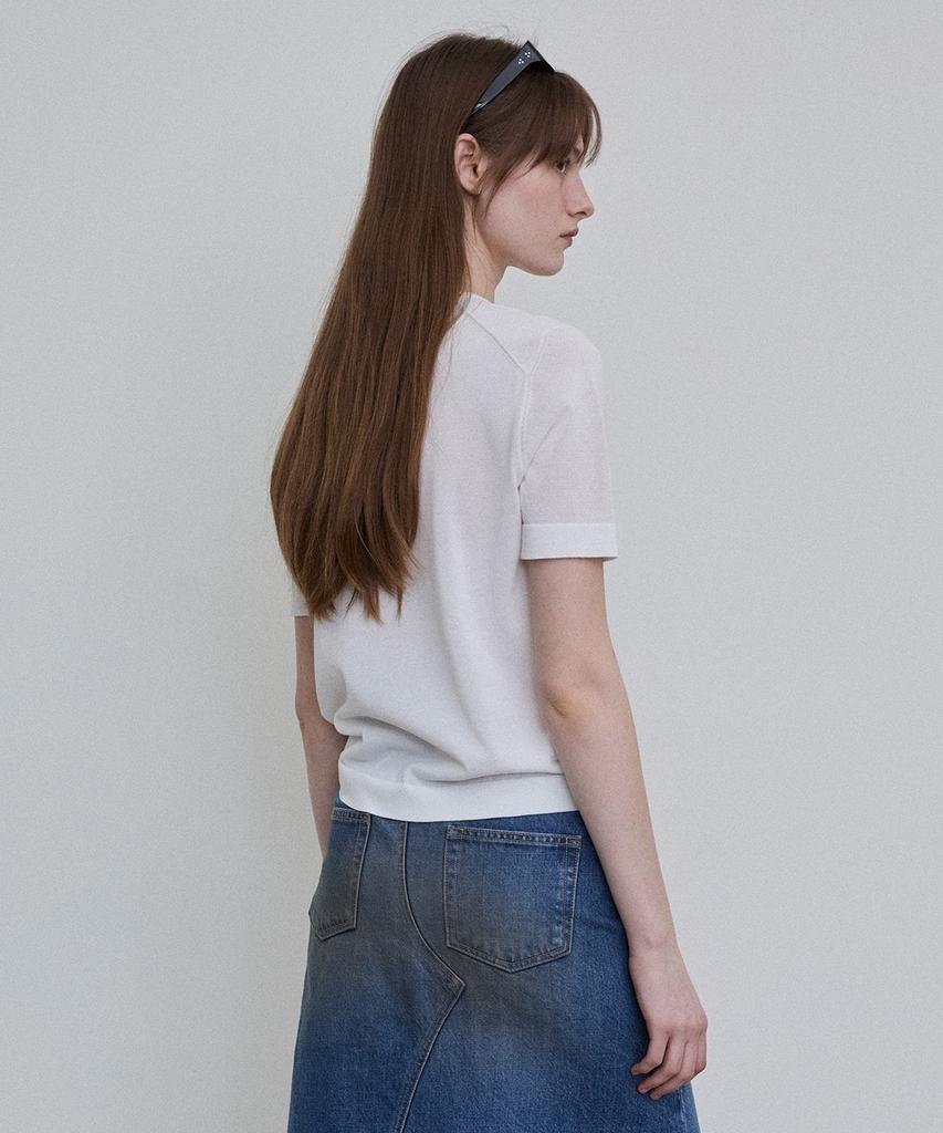 DEETO Embroidered Sleeve Knit Tee [White]
