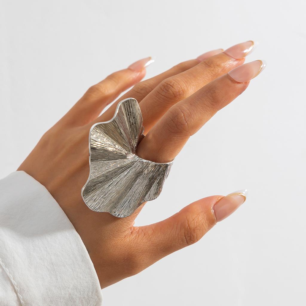 Unique Large Petal Flower Twisted Wave Rings for Women Vintage Geometric Adjustable Ring Jewelry Steampunk Men