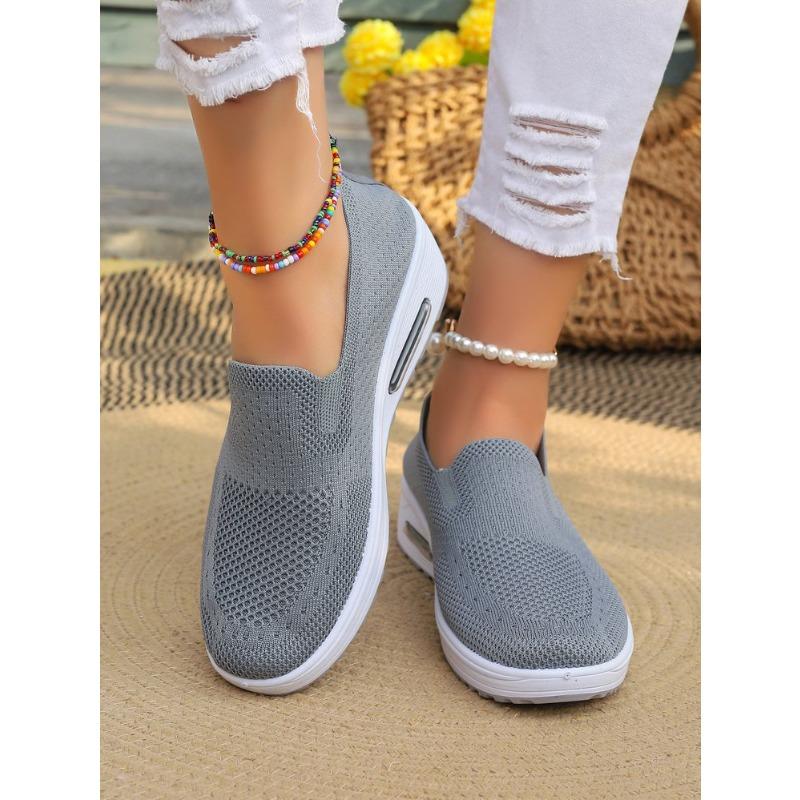 Women New Foreign Trade Wholesale Mom Shoes, Breathable Fly-knit Slip-on Platform Height-increasing Soft Sole Casual Sneakers